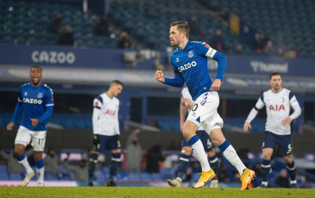 团队配合是 团队配合是