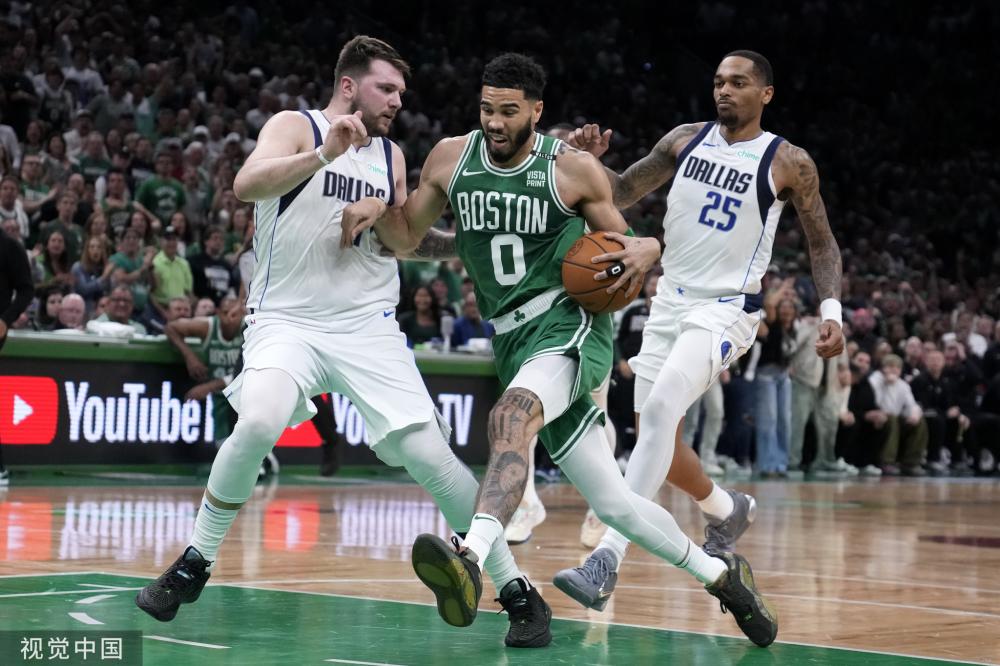 在攻防两端 在攻防两端